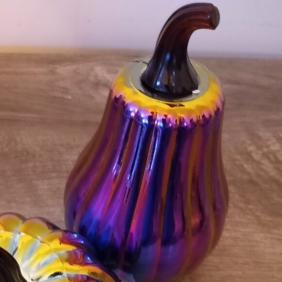 2 Piece Set Halloween Gothic Iridescent Rainbow Glass Pumpkins - Picture 2 of 11